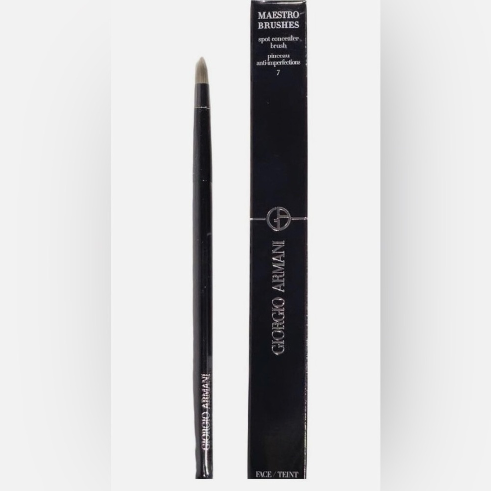 ⭐️BNIB⭐️Giorgio Armani~ Spot Concealer Brush #7~ Maestro Brushes